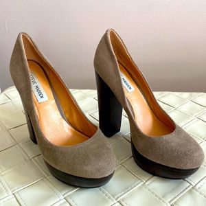 Size 6 swayed beige stilettos